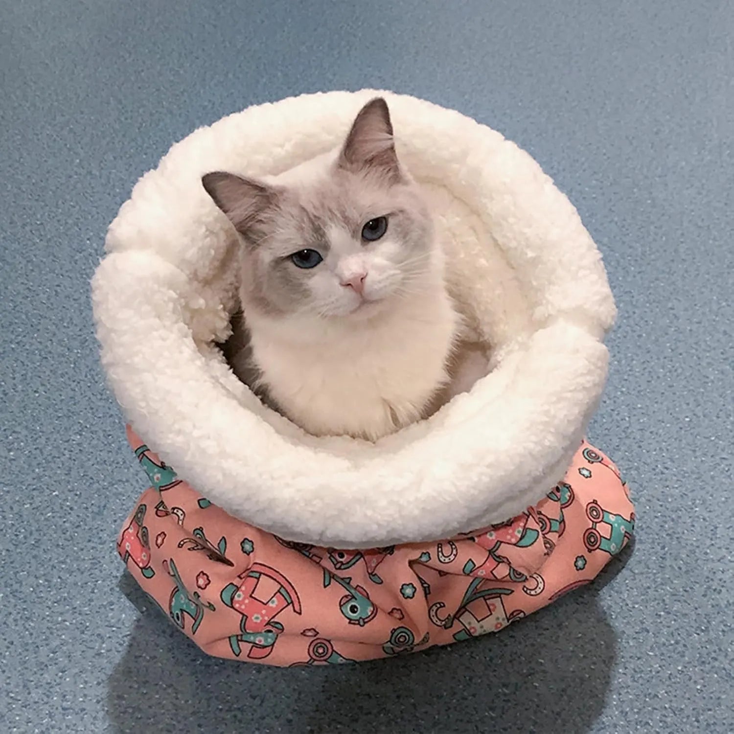 Warm Winter Sleeping Bag Bed for Cats