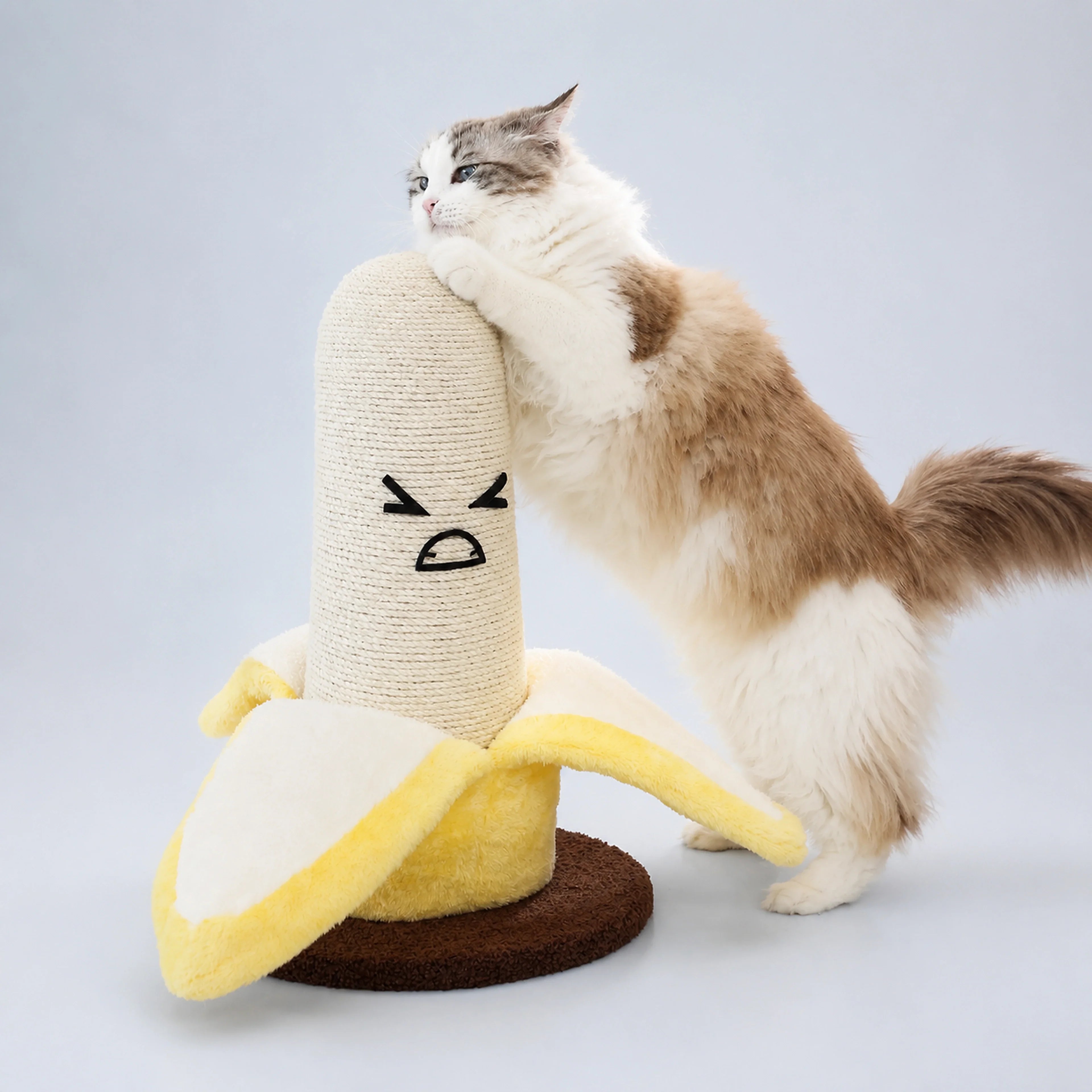 Banana-Shaped Sisal Cat Scratching Post | ALDERKIN