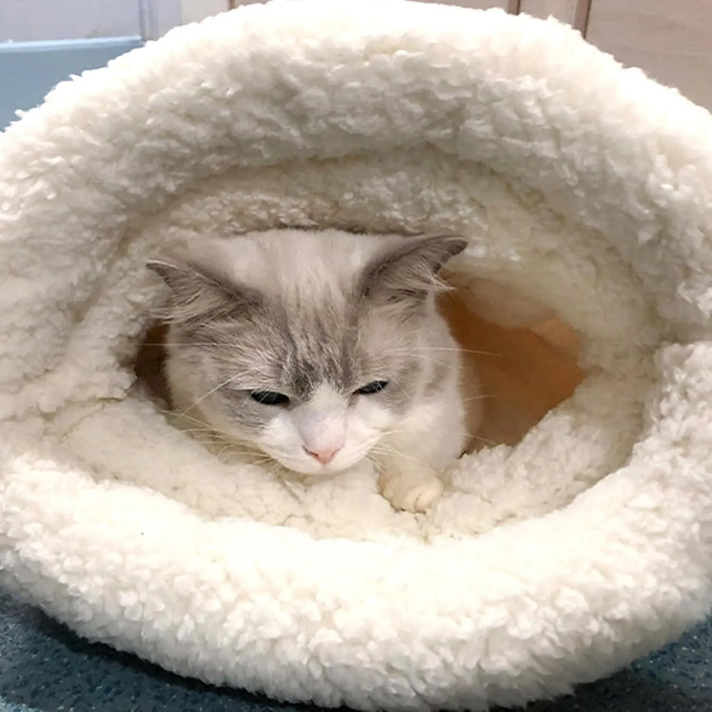 Warm Winter Sleeping Bag Bed for Cats